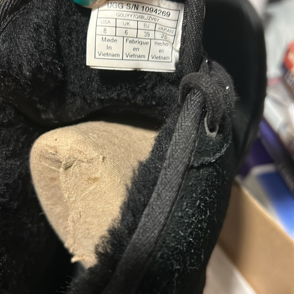 Neumel Uggs - Picture 5 of 6